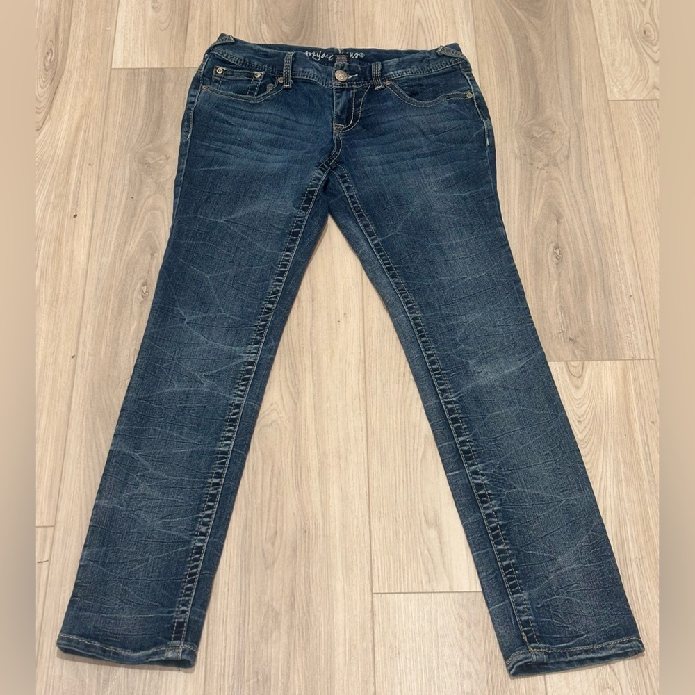 Ariya Jeans Dark Wash Embellished Straight Leg Jeans